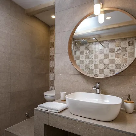 Апартаменти Successus Old Town House *