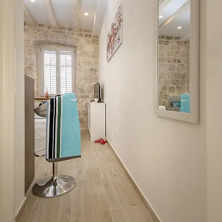 Successus Old Town House Апартаменти *