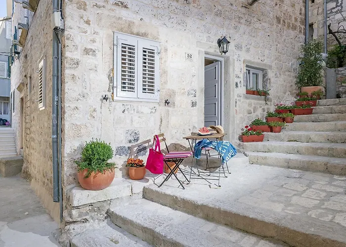 Successus Old Town House