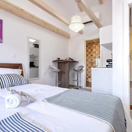 Апартаменти Successus Old Town House