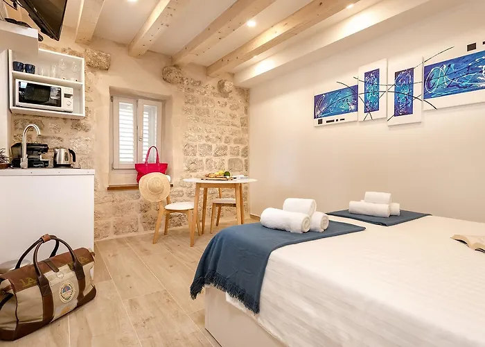 Апартаменти Successus Old Town House *